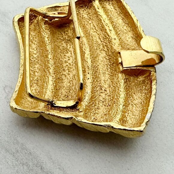 Vintage Textured Wavy Gold Tone Belt Buckle Piece - Picture 7 of 8